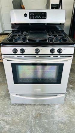 Frigidaire 30 in. 5.1 cu. ft. Gas Range with 5 Sealed Burners - Stainless Steel