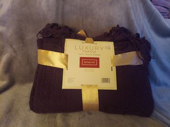 Luxury Throw (Dark Purple)