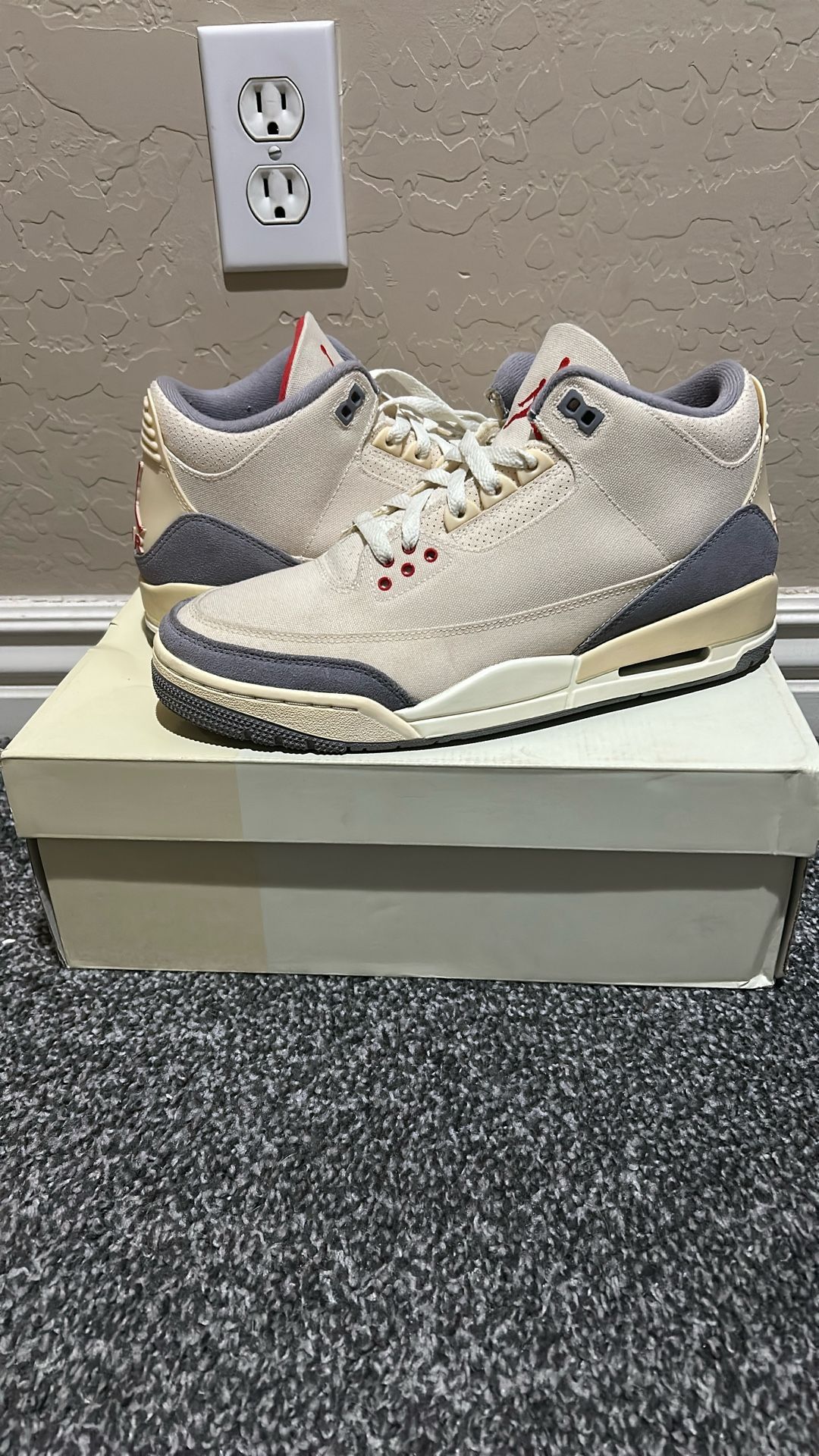 Air Jordan 3 Retro SE Muslin University Red Sneakers Size 9.5