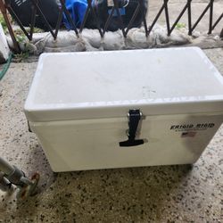 Frigid Rigid Ice Chest 23"×15"×15"