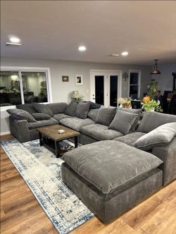 BRAND NEW LARGE MODULAR SECTIONAL CLOUD SAME DAY DELIVERY
