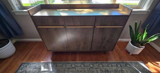 🍷 Modern Bar Cabinet / Buffet