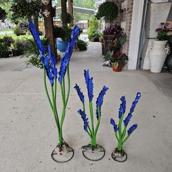 Blue Spike Metal Flowers Set (Yard Art)