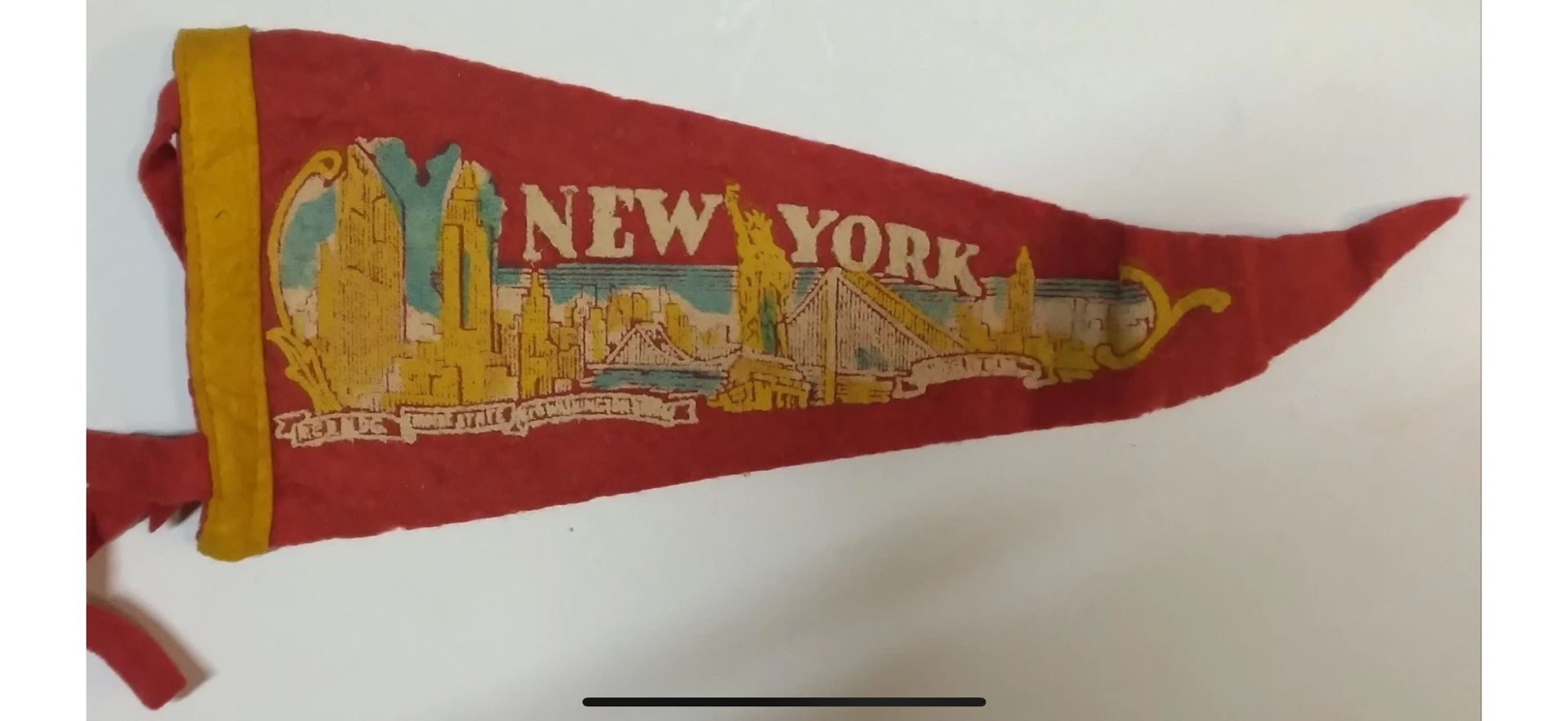 Vintage NEW YORK Small Felt Pennant Banner Flag Statue of Liberty