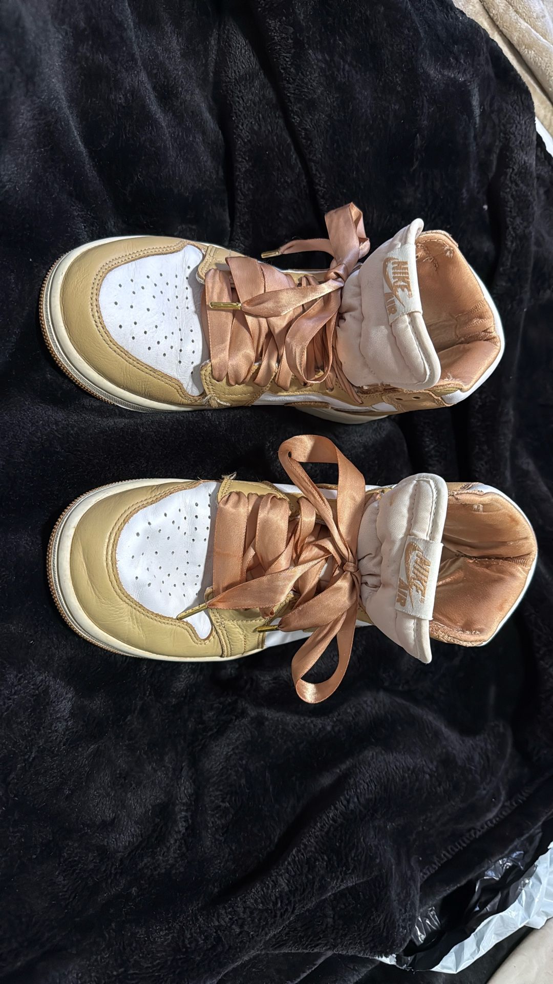 Nike Blanco Con Beige Y Cinta Original De Seda