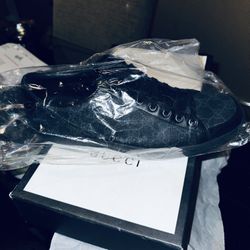 GG Supreme Gucci Sneakers!