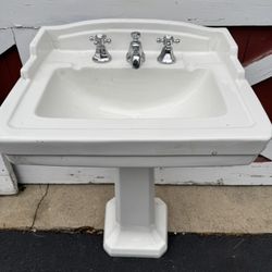 Pedestal Sink with Faucets