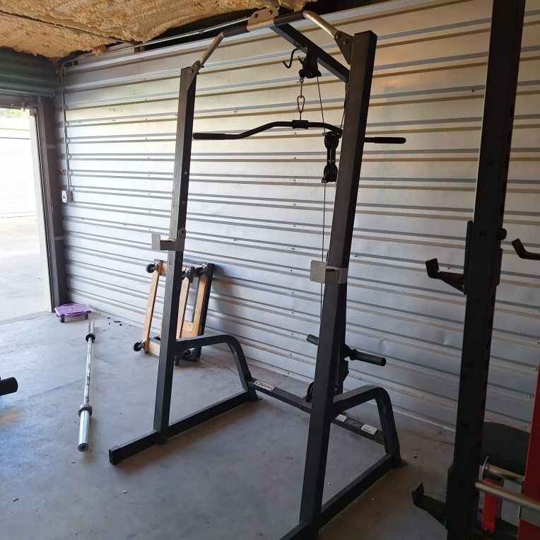 Half Rack With Pulley System