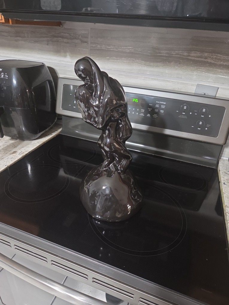 Vintage Lovers Kissing Ceramic Statue 