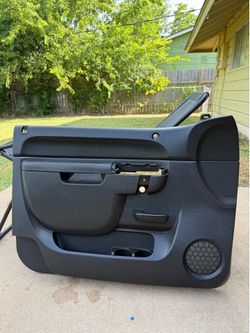 2010-2013 Silverado/ Gmc driver door panel