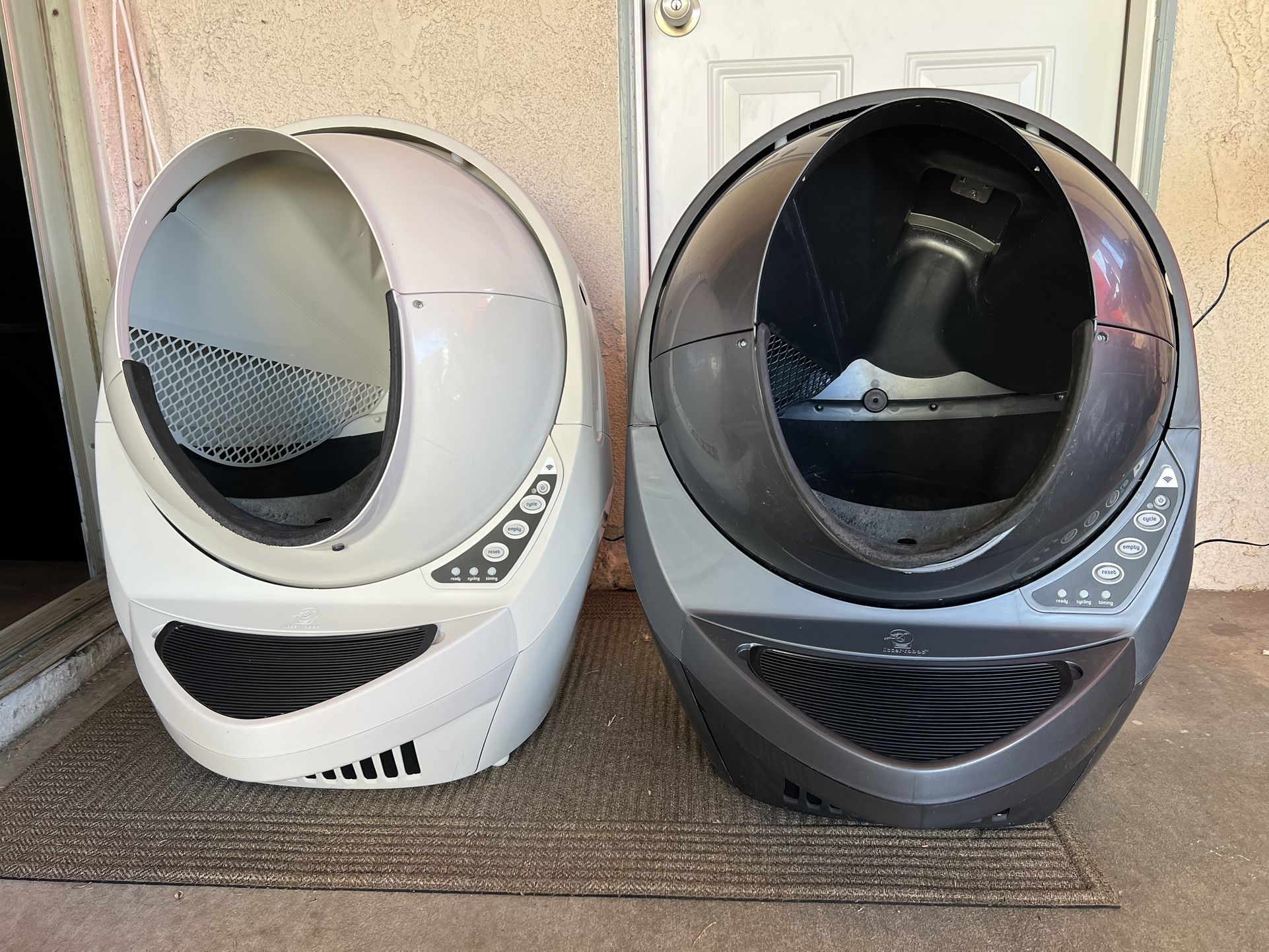 2x Working Litter Robot 3 Connect Automatic Cat Litter Box