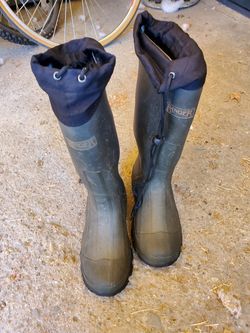 Ranger muck boots size 6