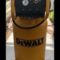 Dewalt Air Compressor 4.5 Gallon