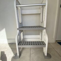 CORE PACIFIC KITCHEN BUDDY STOOL/ KITCHEN TOWER