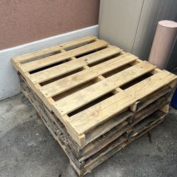 Free Pallets (MUST TAKE ALL)