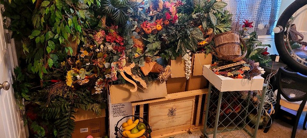 Floral, Floral Accessories and Greenery