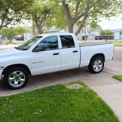 Dodge RAM 1500 SLT NEW MOTOR 2003