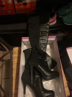 Boots size 5 1/2