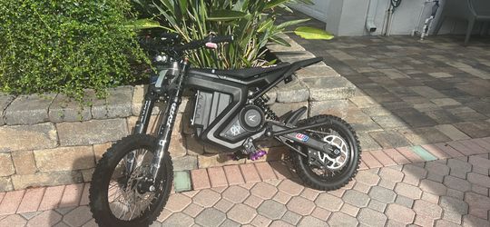 Rawrr MINI_R black