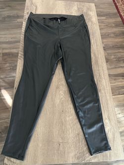 Torrid full length faux leather leggings size 2X plus