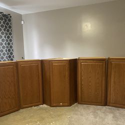 5 Wall Cabinets (4 Wall And 1 Corner)