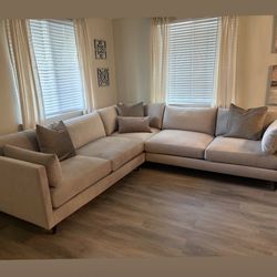 Beautiful Minimalistic Sectional - Comfy and Sleek - SAME DAY DELIVERY- NO Credit Needed - Available in Different Colors and Sizes