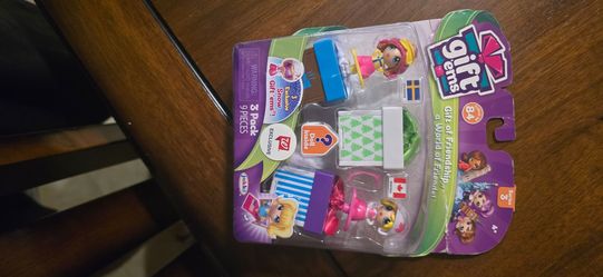 Jakks Pacific Gift Ems Series 3 Stockholm and Montreal 3 pack