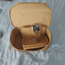 Estee Lauder Bags 🎒 