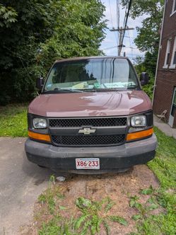 2004 Chevrolet Van 178 miles . 350 engine transmission excellent
