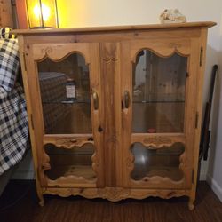 Cabinet/armoire 