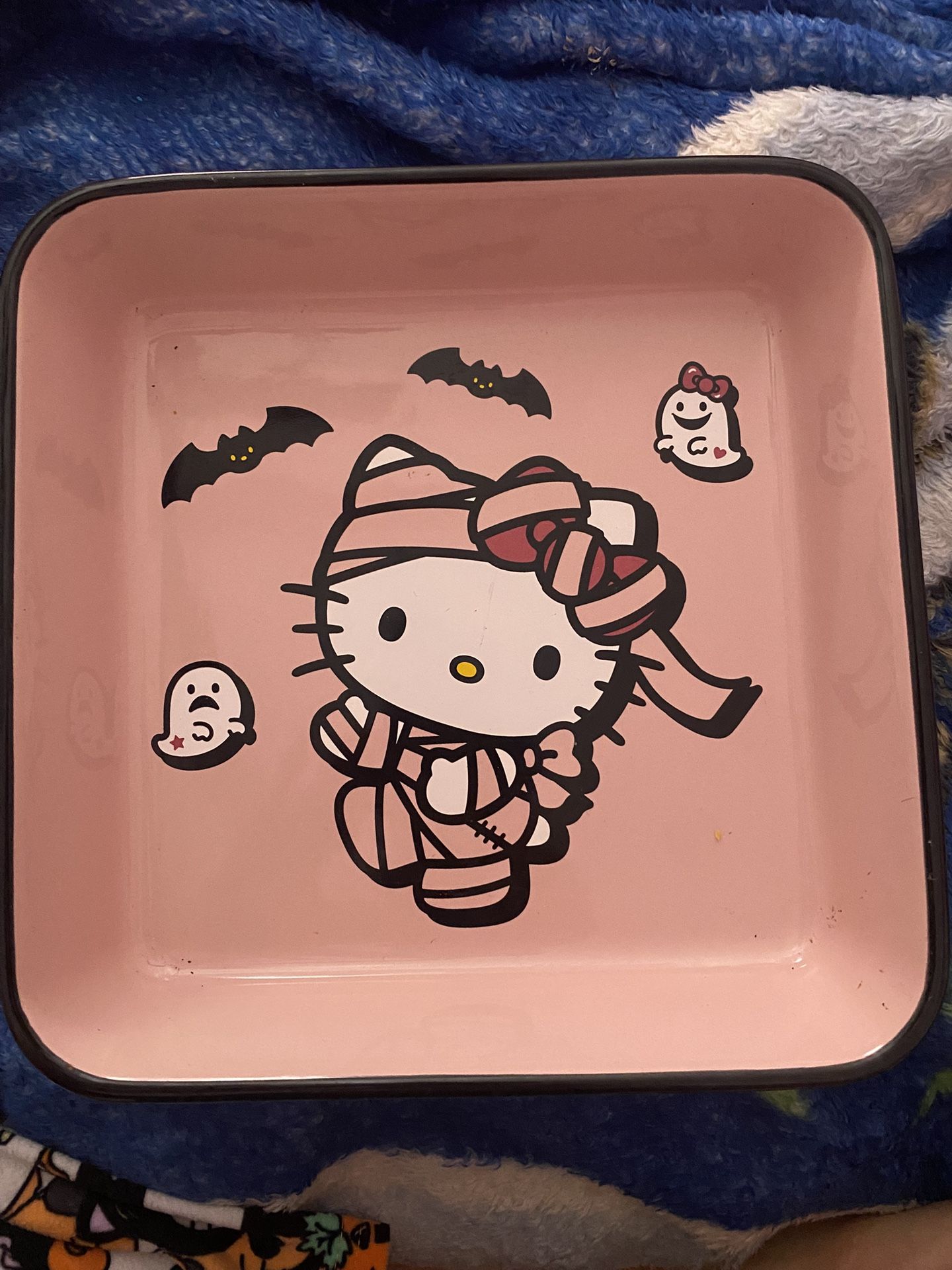 HELLO KITTY BAKING DISHES