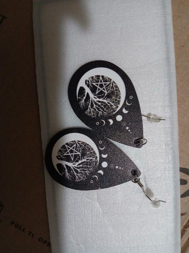 Cool Skull Earrings 6 Pairs