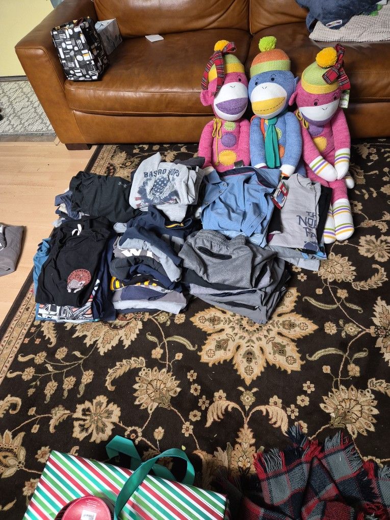 77 Shirts And Shorts