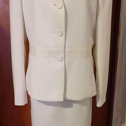 Suit Studio 2 Piece White Button Down Jacket And Zippered Skirt  Size 12