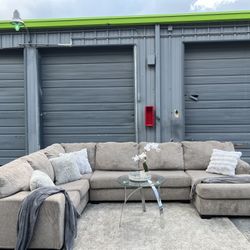 Sectional/Couch/Sofa,92x40x60, Ashley Furniture Brand, Light grey, Delivery 🚚 available