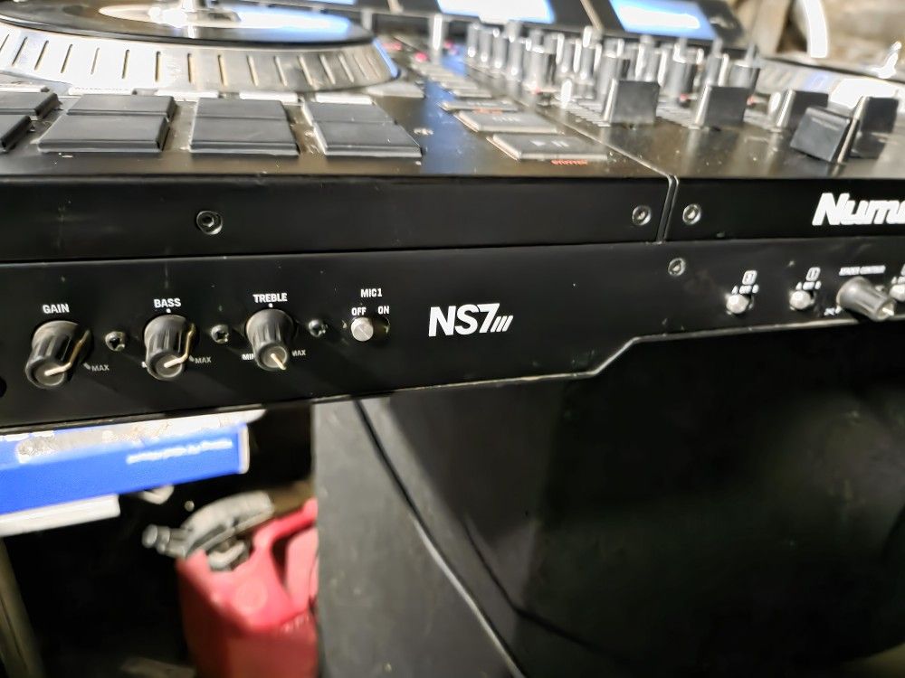 Numark Ns7