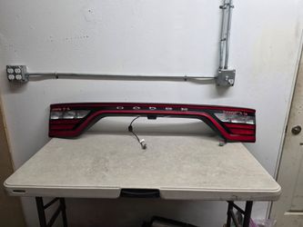 Tailgate liftgate center tail lightdodge durango 2016 2017 2018 2019 2020 2021 2022 2023 2024 2025