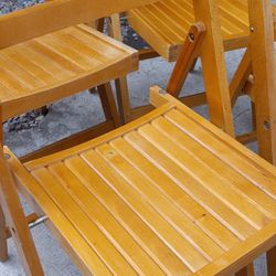 4 Dinning Chairs Made In Romania High-quality Sturdy Wood Easy To Use And Storage Save You Lots Of Space All $80 Pick Up At Country Club And Grant 