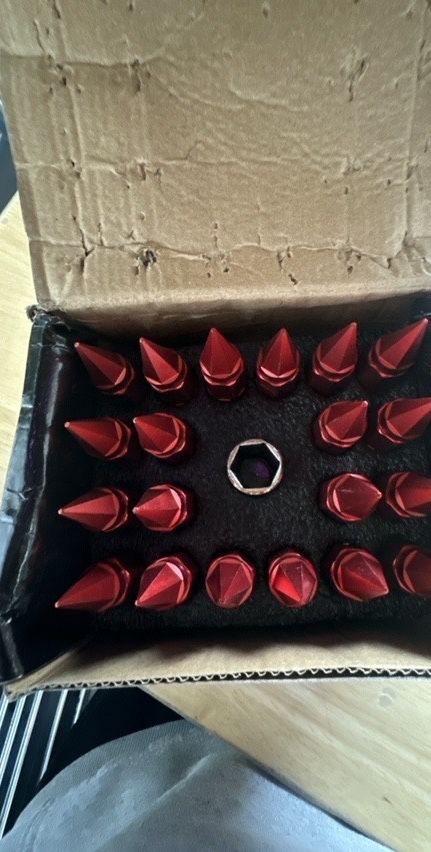 M12x1.50 Red with pointy tips lug nuts 20pc
