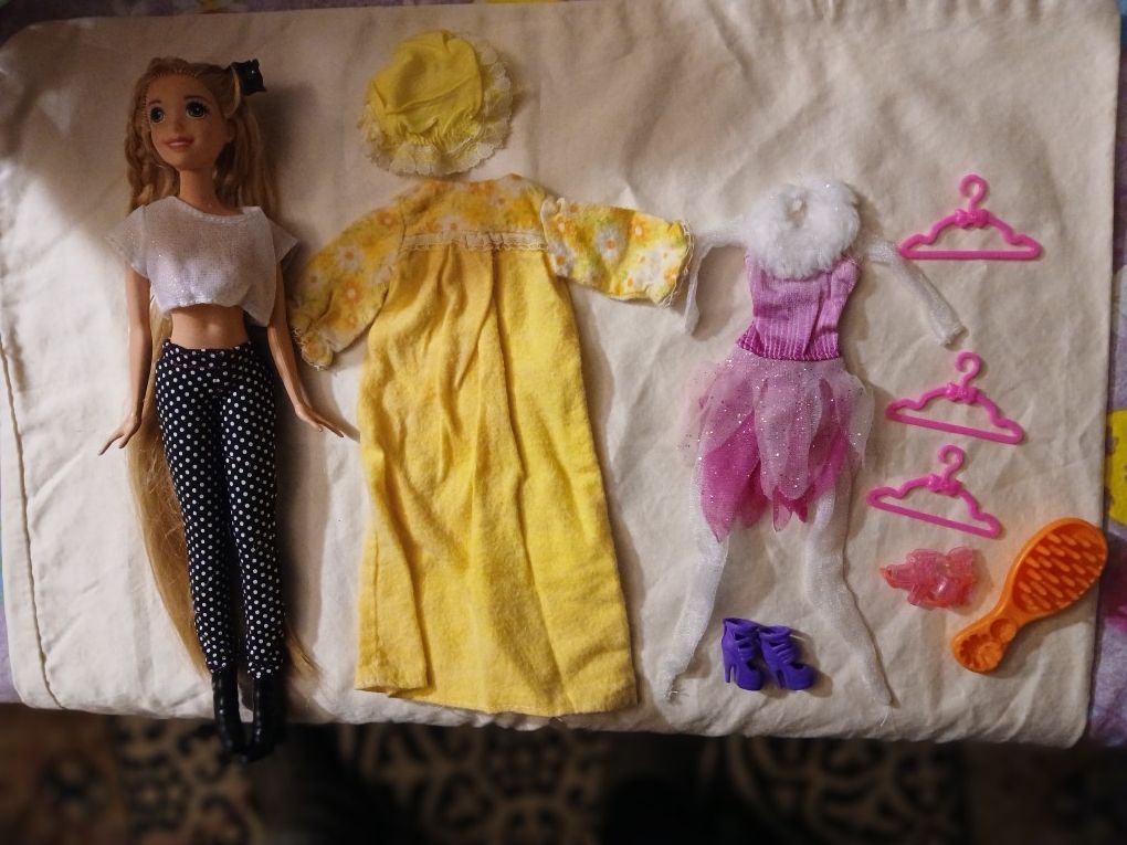 2006 Barbie With Vintage Clothes