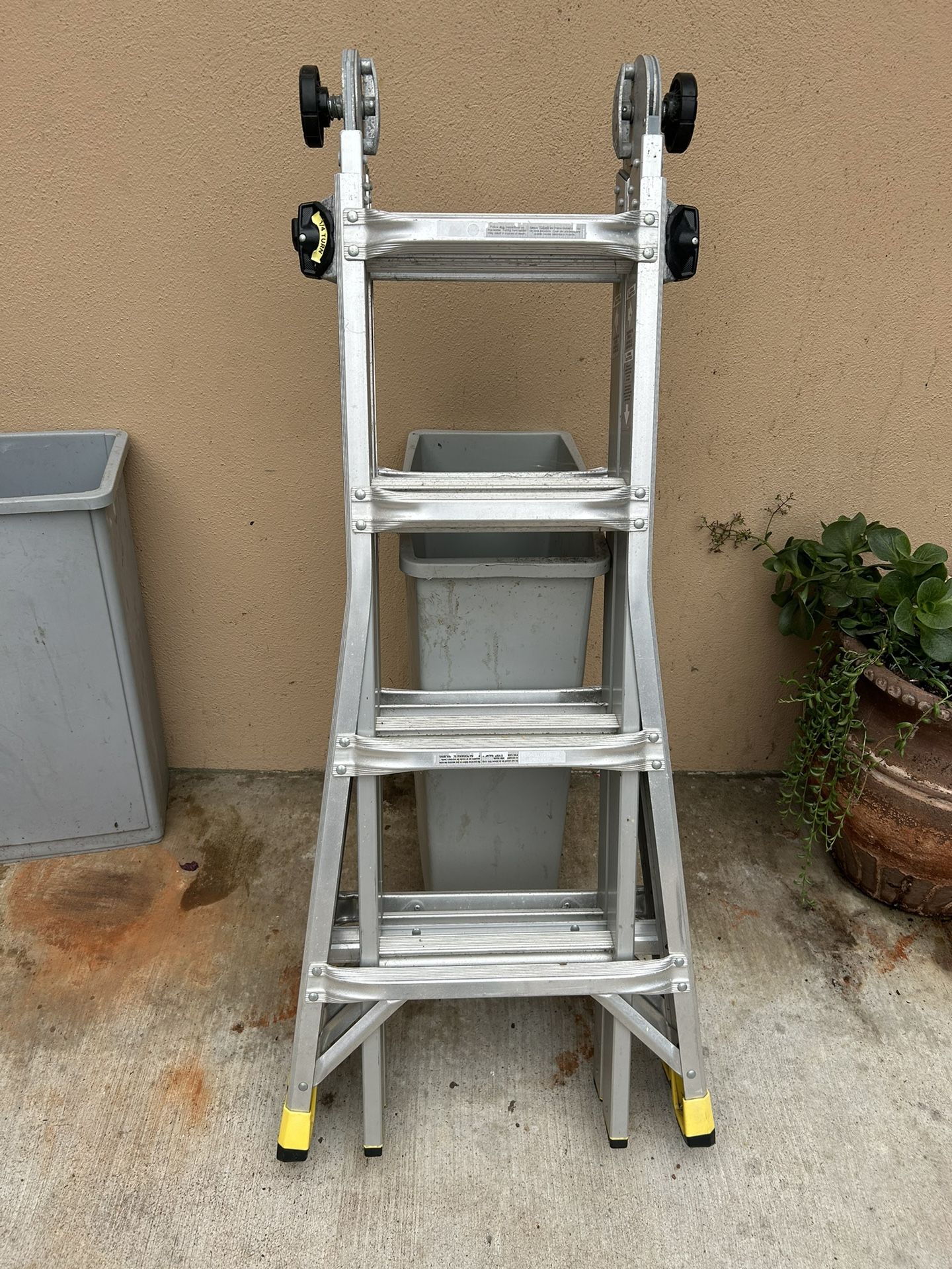 Heavy Duty Folding Gorilla Ladder !