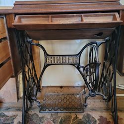 Singer Sewing Table 