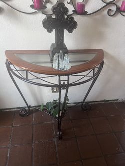 Table Entrance 