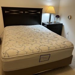Bedroom furniture Set (Queen Size)