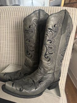 Circle G by Corral Women’s Western Cowboy Boots – Gray/Black Embroidered – Size 7