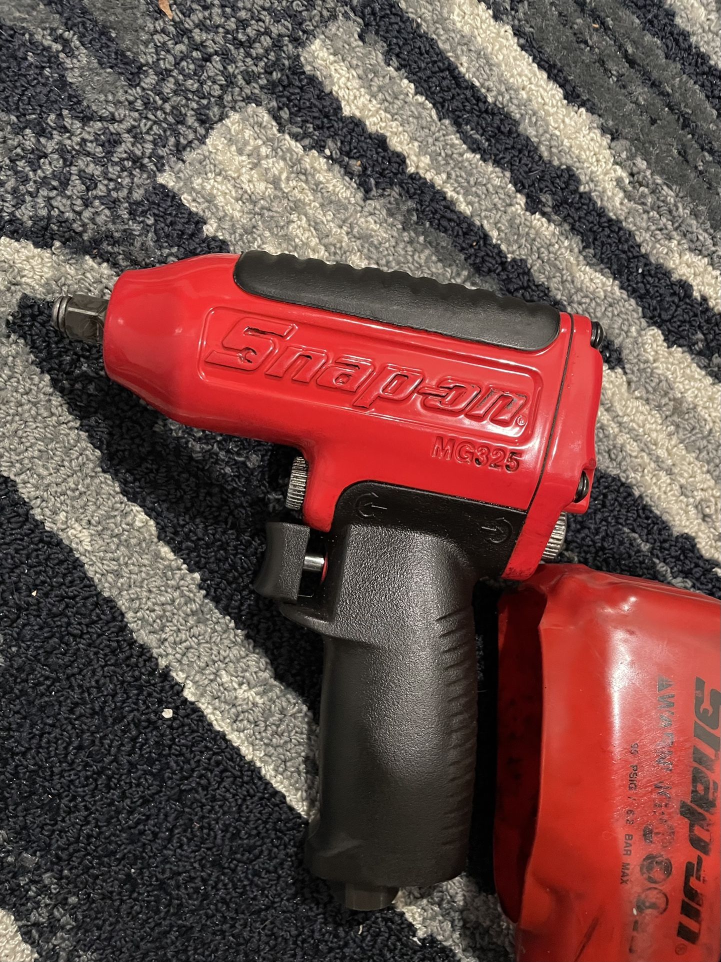 SNAP-ON 3/8 Air Impact MG325 ($250 OBO