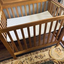 DaVinci Autumn 4-in-1 Convertible Mini Crib 