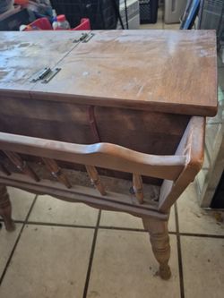 Magazine table very Good 90
