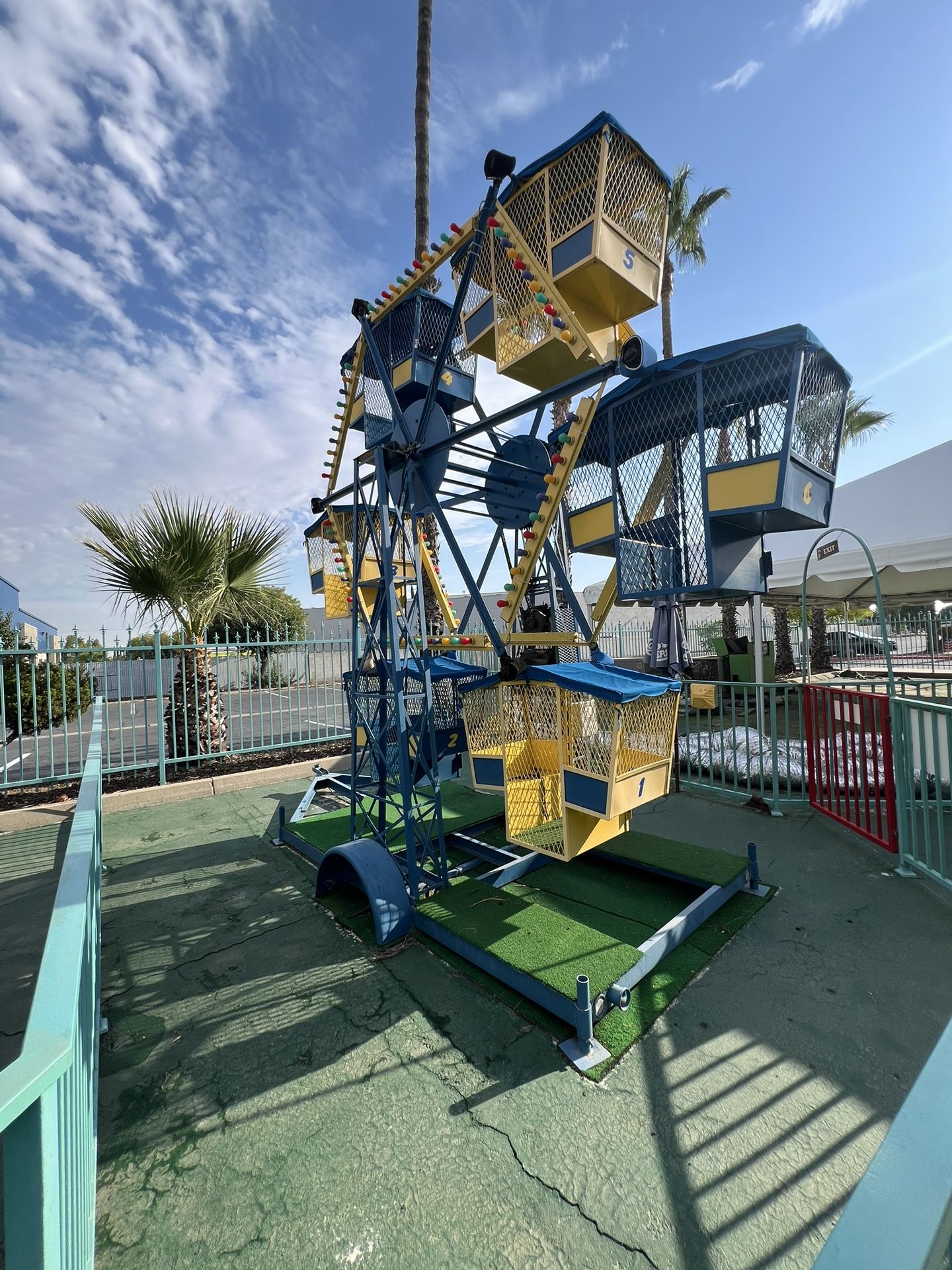 Children’s Ferris Wheel