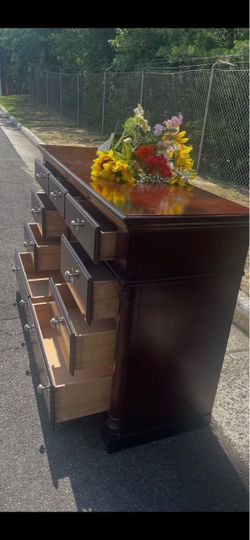 Solid wood long dresser with big drawers. Drawer sliding smoothly